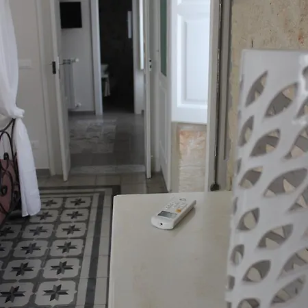 Dimora Girolamo Bed & Breakfast 3*