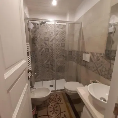 Dimora Girolamo Bed & Breakfast 3*