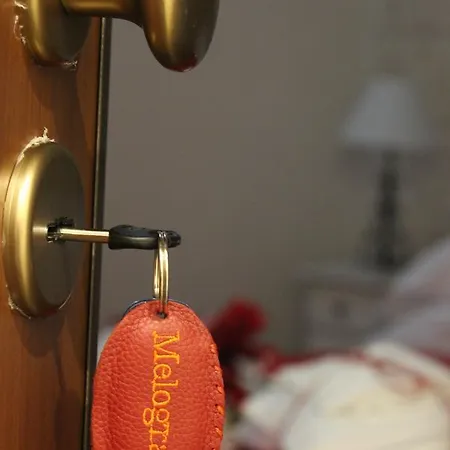 Dimora Girolamo Oda ve Kahvaltı 3*