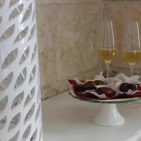Dimora Girolamo Bed and Breakfast 3*