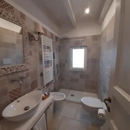 Dimora Girolamo Bed & Breakfast 3*